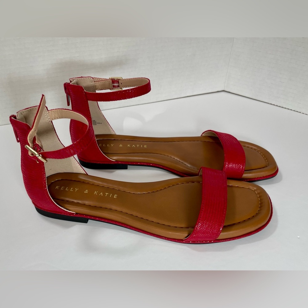 KELLY & KATIE Cherry Red NWOT Gladiator Sandals Ankle Strap Flat Size 7 Summer